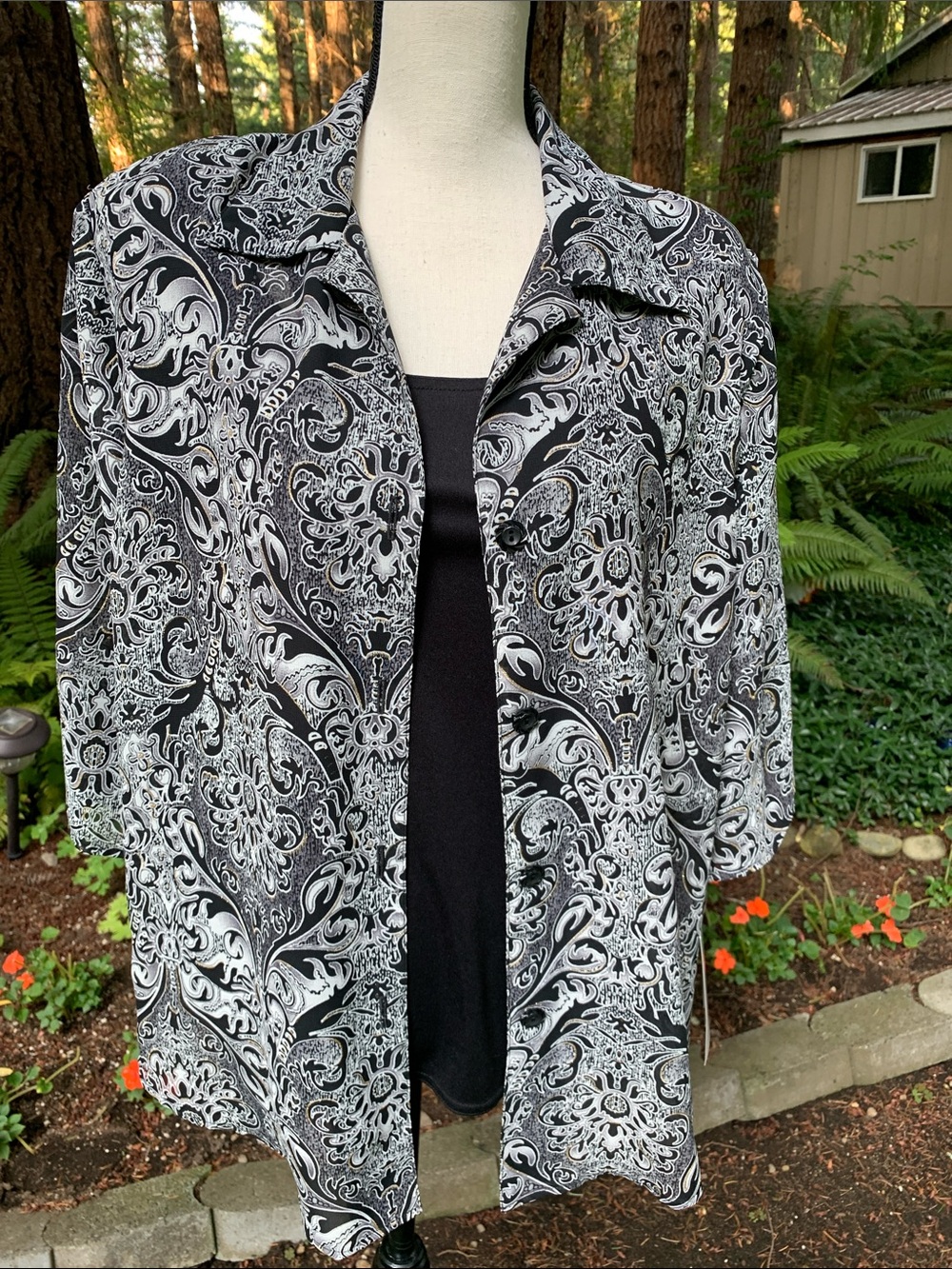 Sarah B Woman Black & White Paisley 2-Fer Blouse NWT